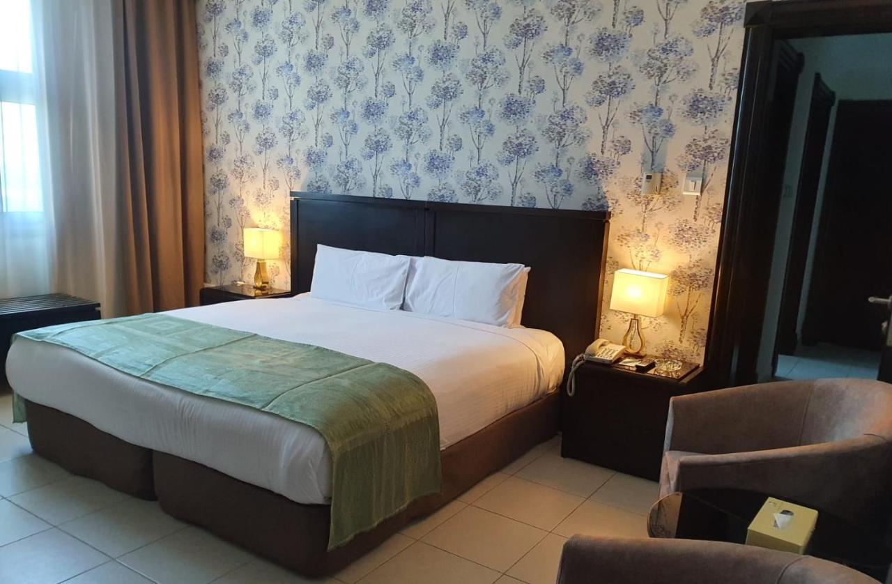 Costa Del Sol Hotel Kuwait City Esterno foto