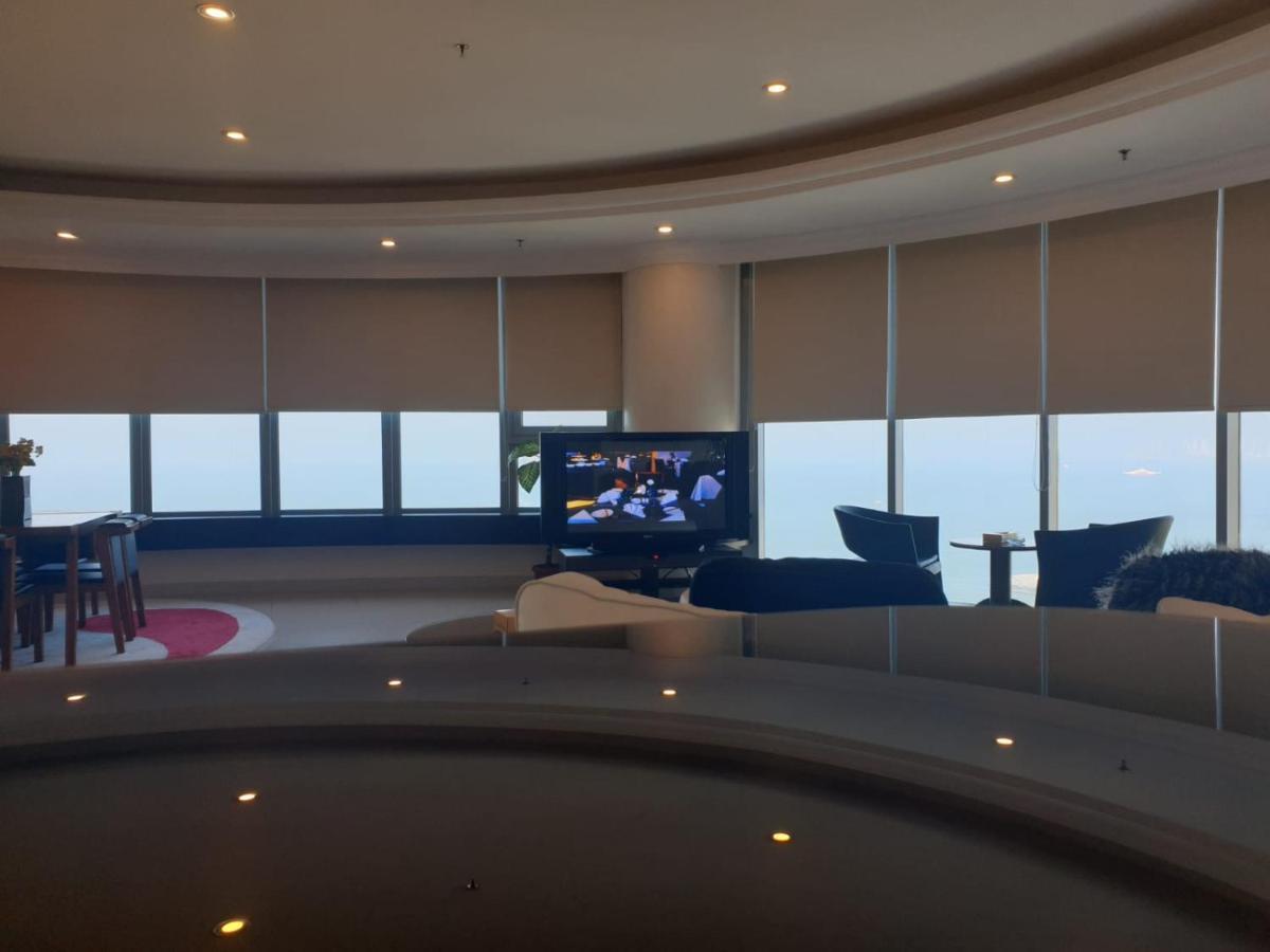Costa Del Sol Hotel Kuwait City Esterno foto