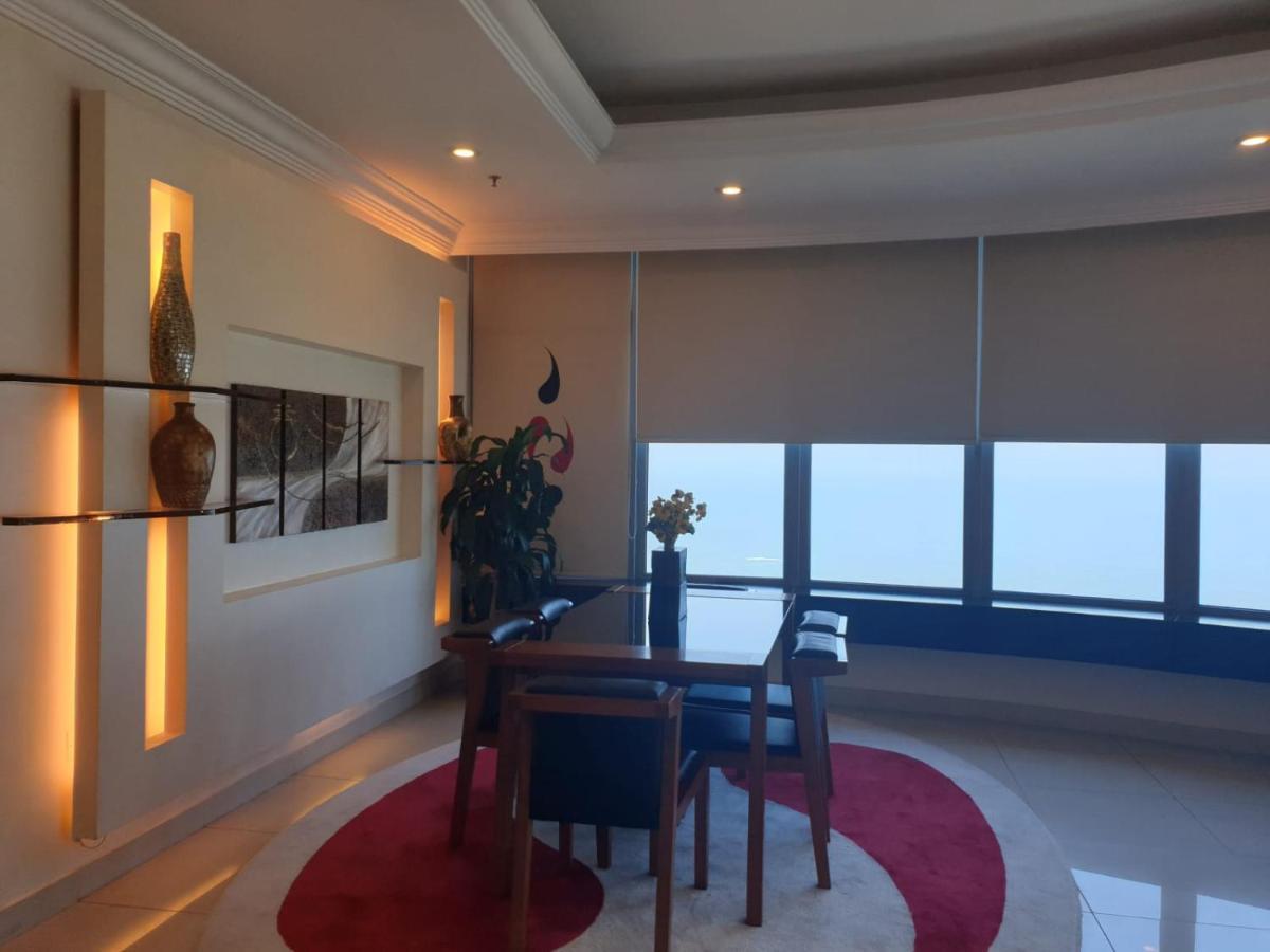 Costa Del Sol Hotel Kuwait City Esterno foto
