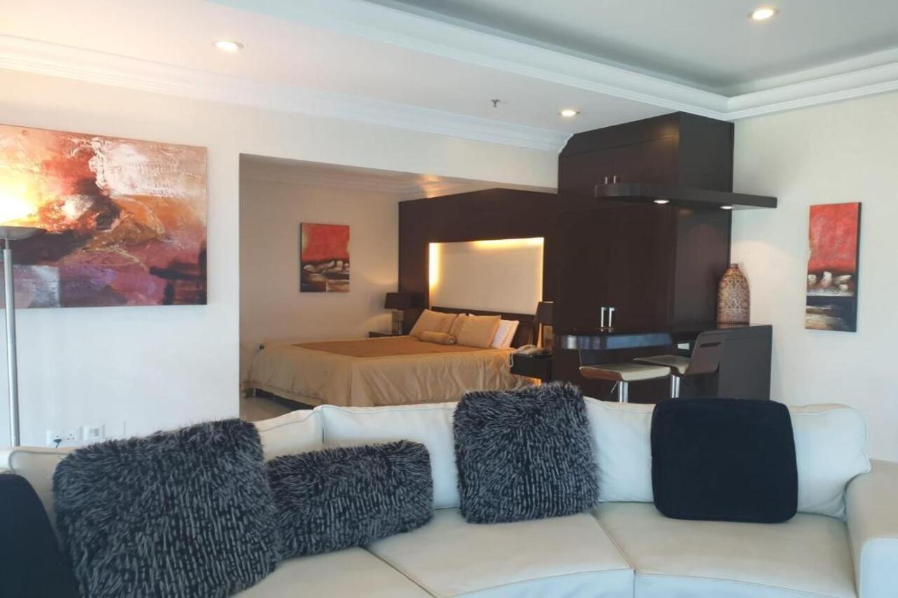 Costa Del Sol Hotel Kuwait City Esterno foto
