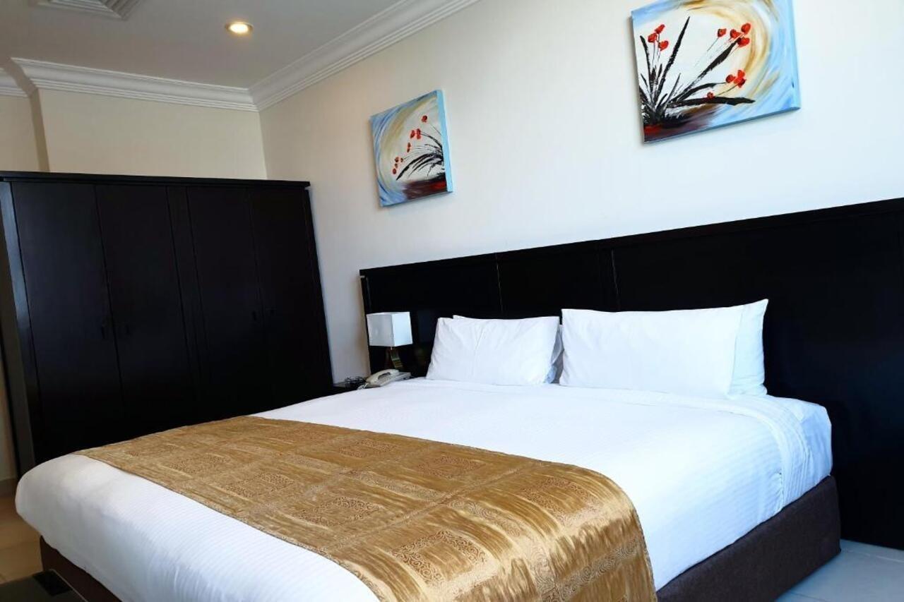 Costa Del Sol Hotel Kuwait City Esterno foto
