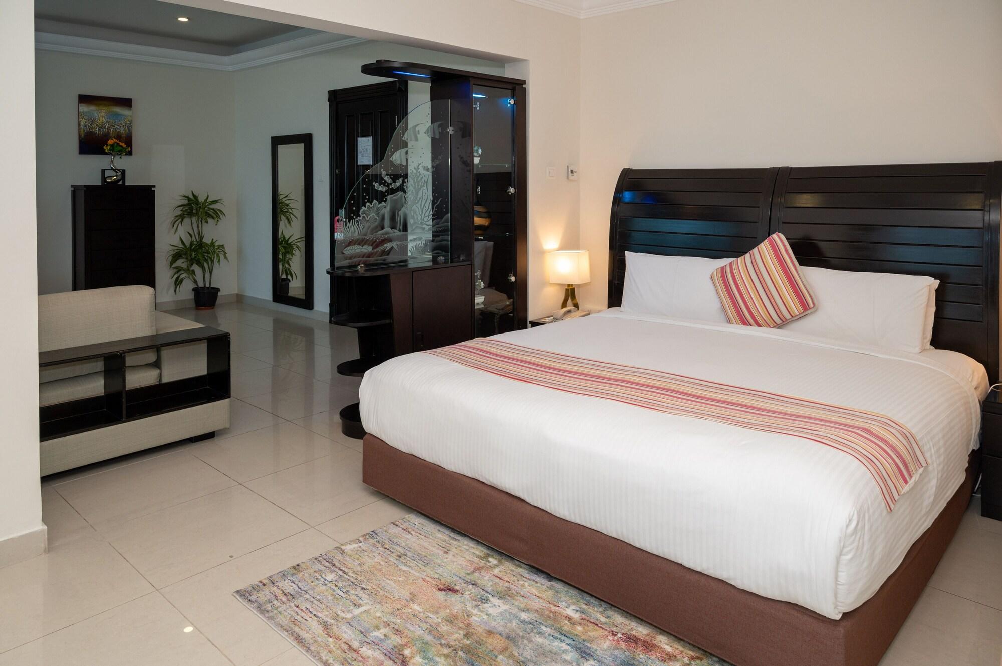 Costa Del Sol Hotel Kuwait City Esterno foto