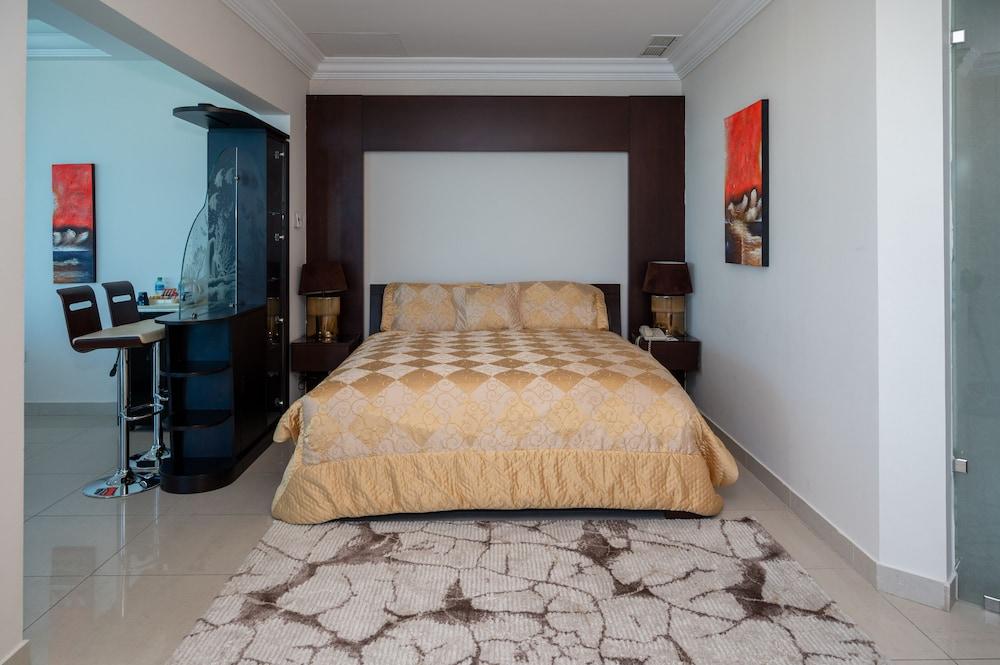 Costa Del Sol Hotel Kuwait City Esterno foto