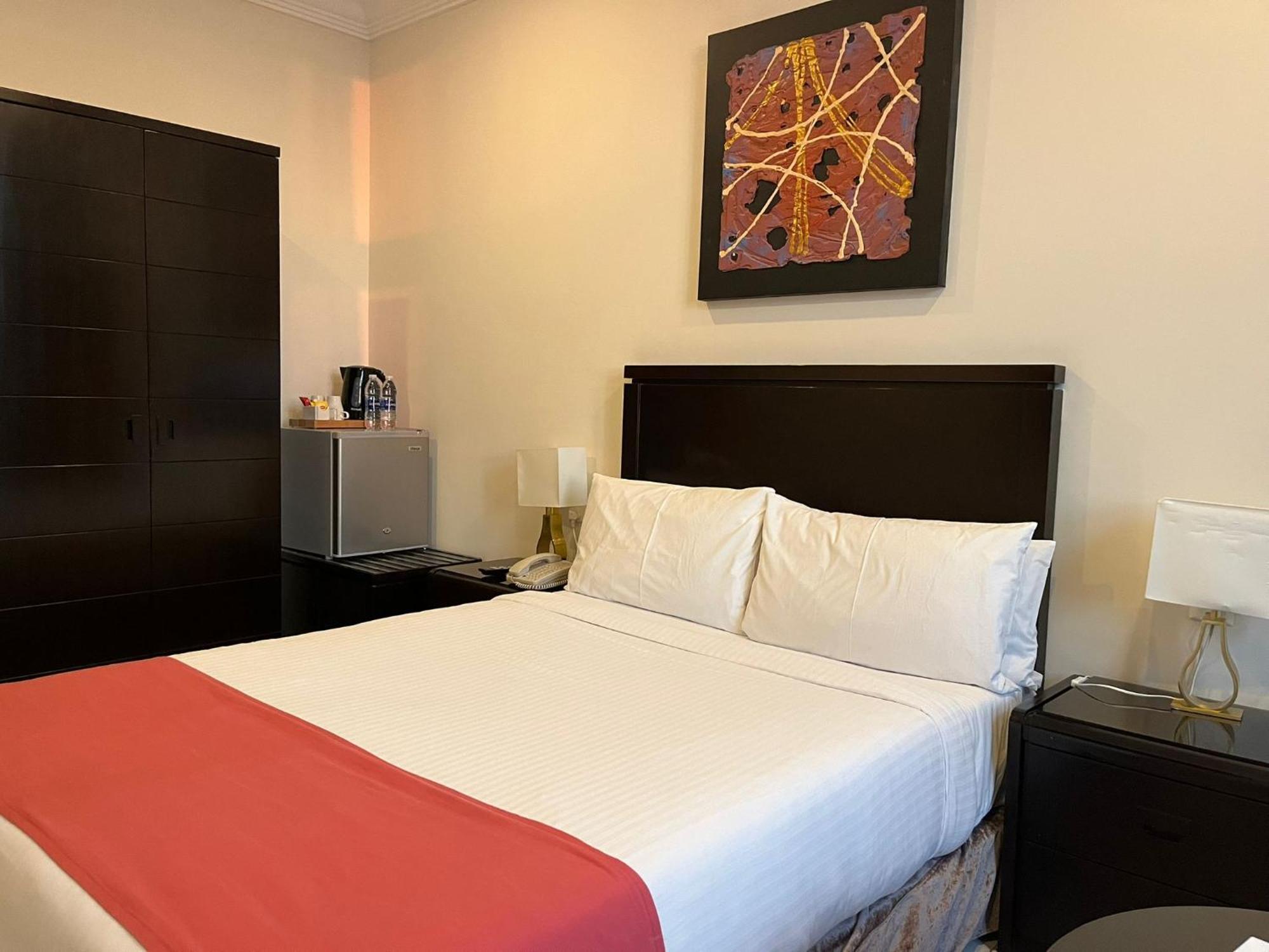 Costa Del Sol Hotel Kuwait City Esterno foto