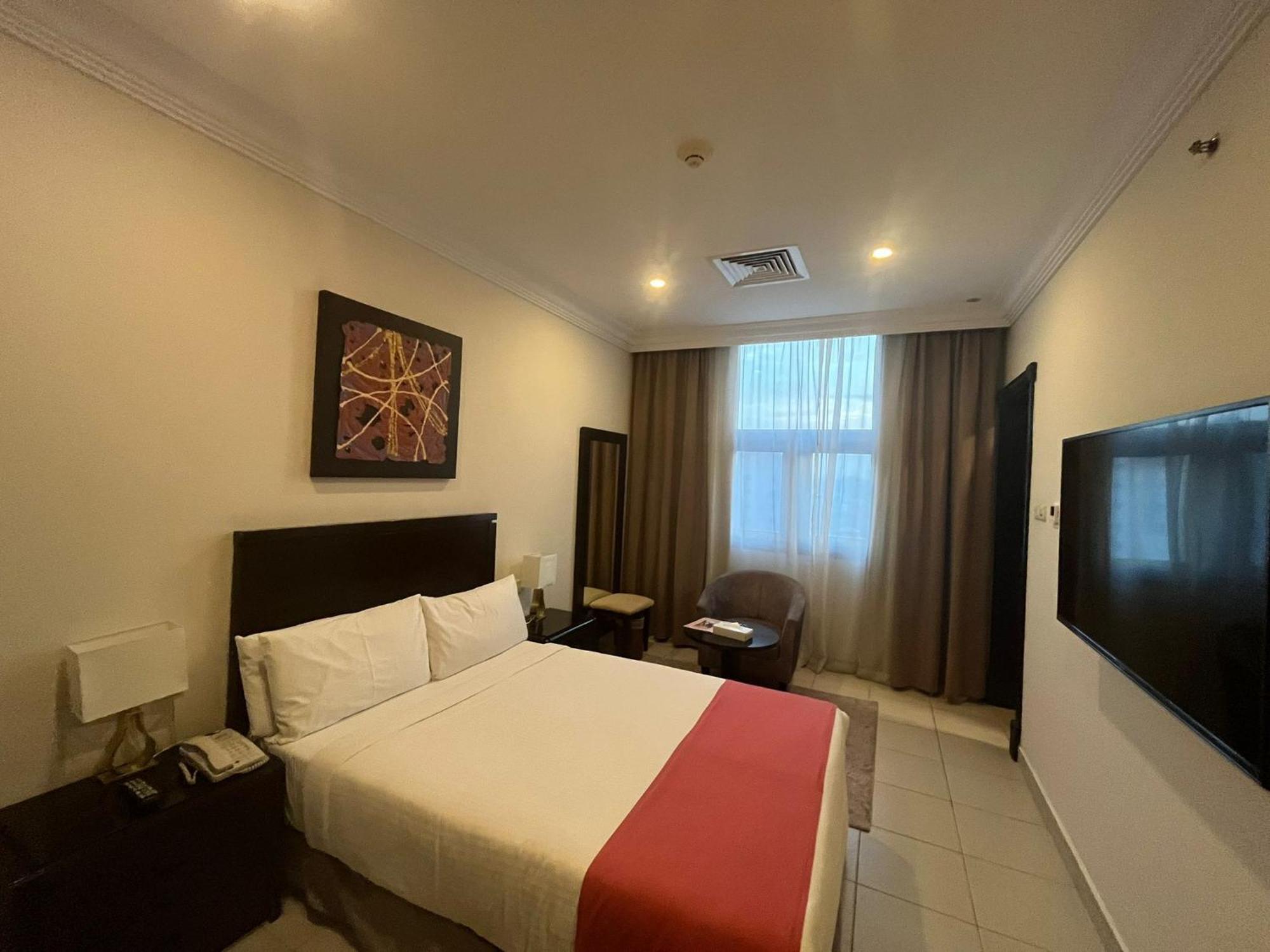 Costa Del Sol Hotel Kuwait City Esterno foto