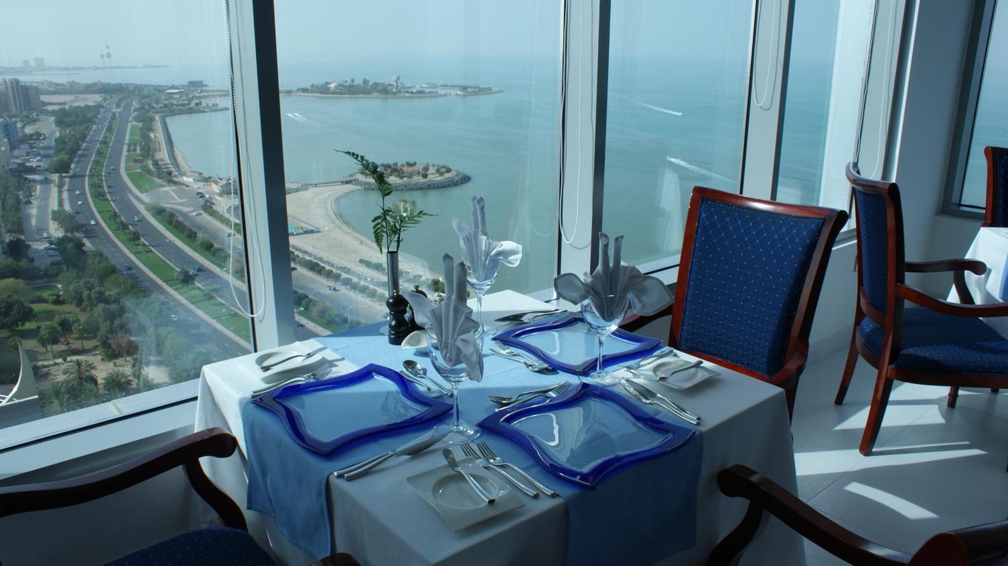 Costa Del Sol Hotel Kuwait City Esterno foto