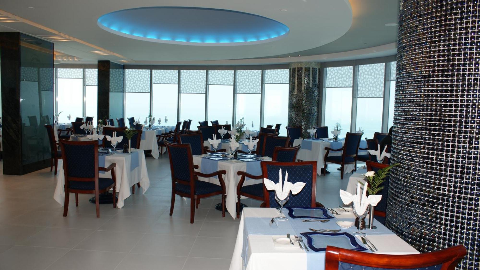 Costa Del Sol Hotel Kuwait City Esterno foto