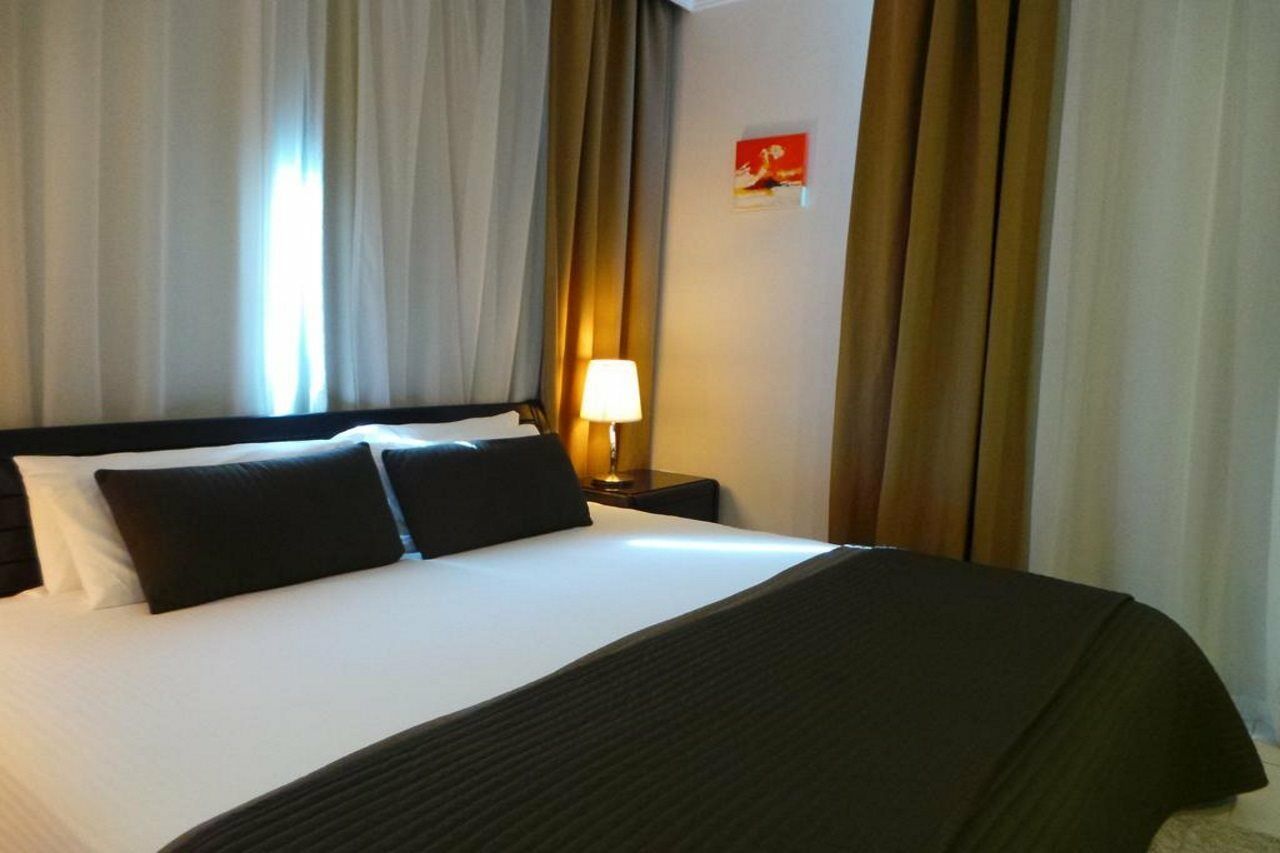 Costa Del Sol Hotel Kuwait City Esterno foto